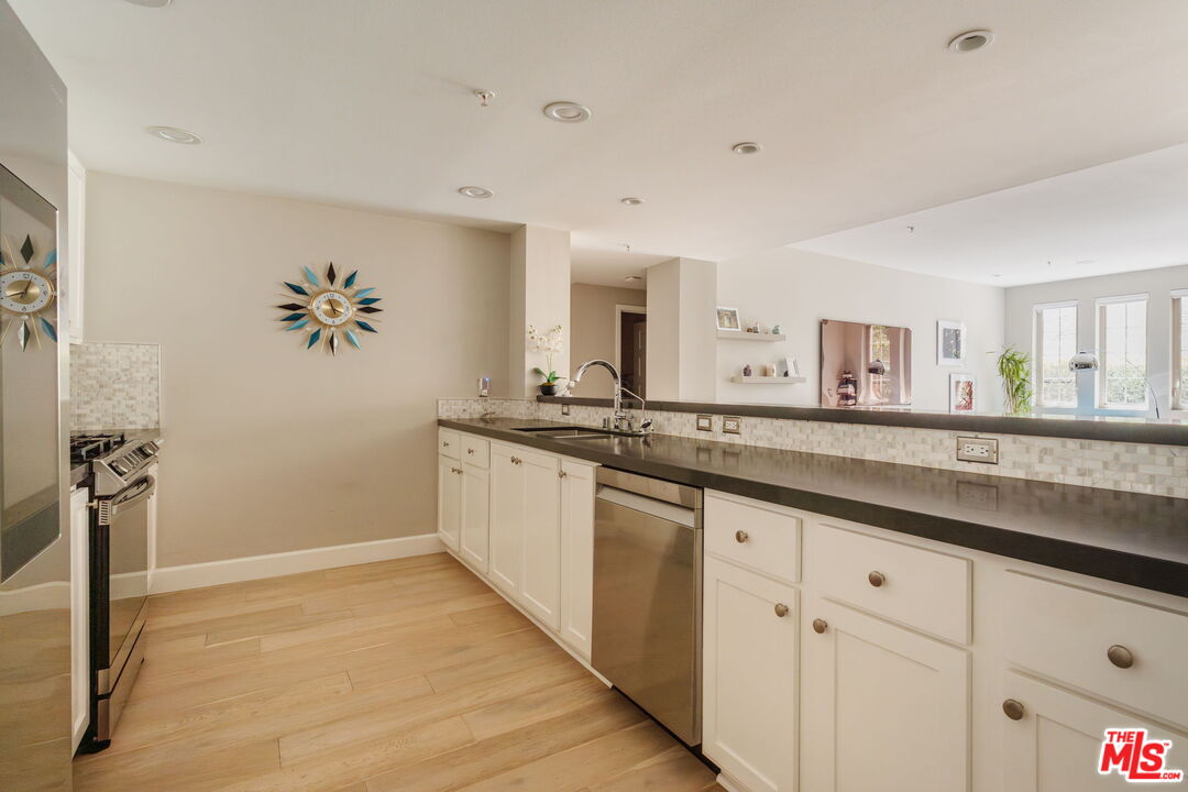 10648 Woodbridge St Unit: 106