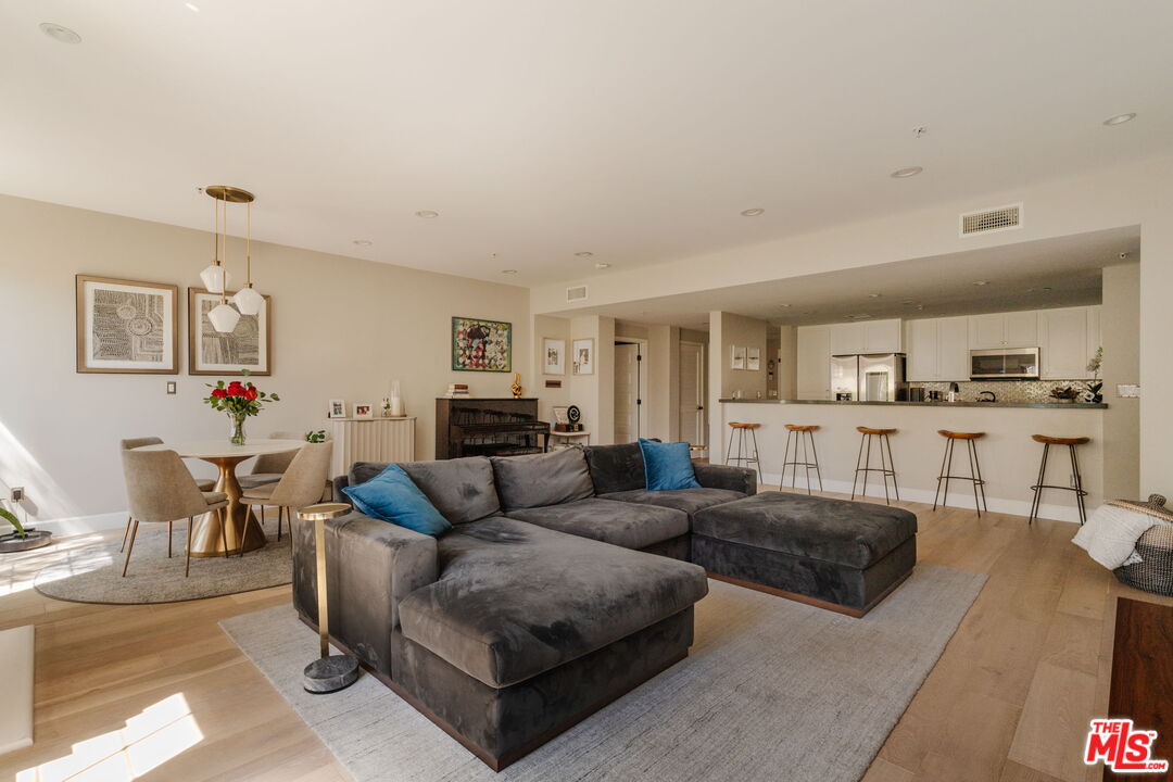 10648 Woodbridge St Unit: 106