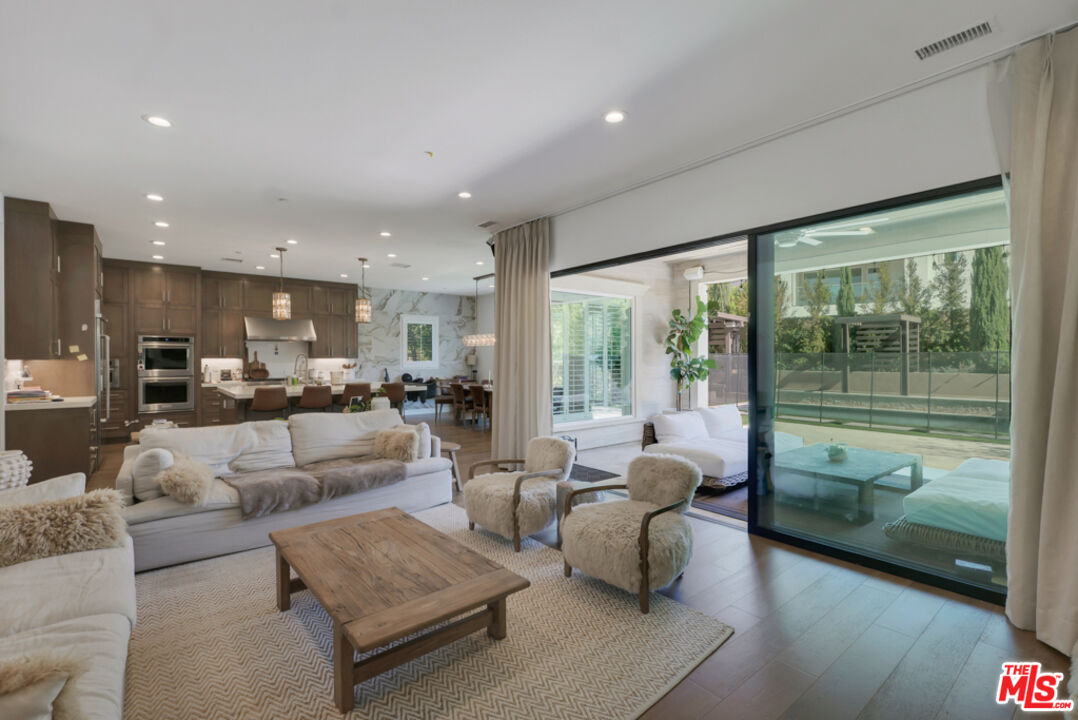 20559 W Wood Rose Ct