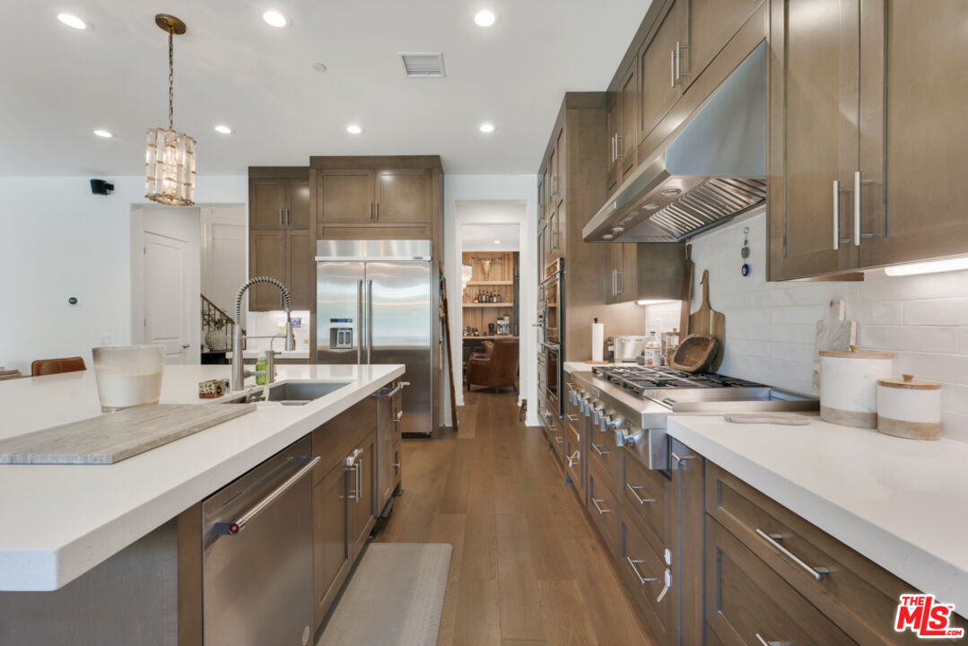 20559 W Wood Rose Ct