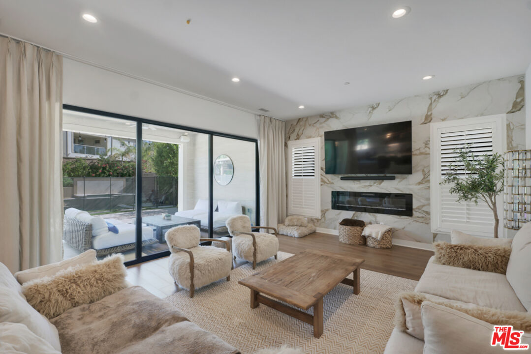 20559 W Wood Rose Ct