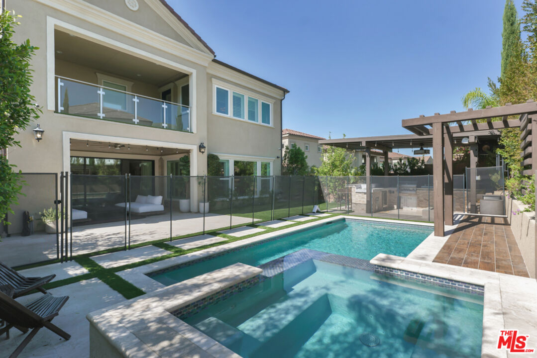 20559 W Wood Rose Ct