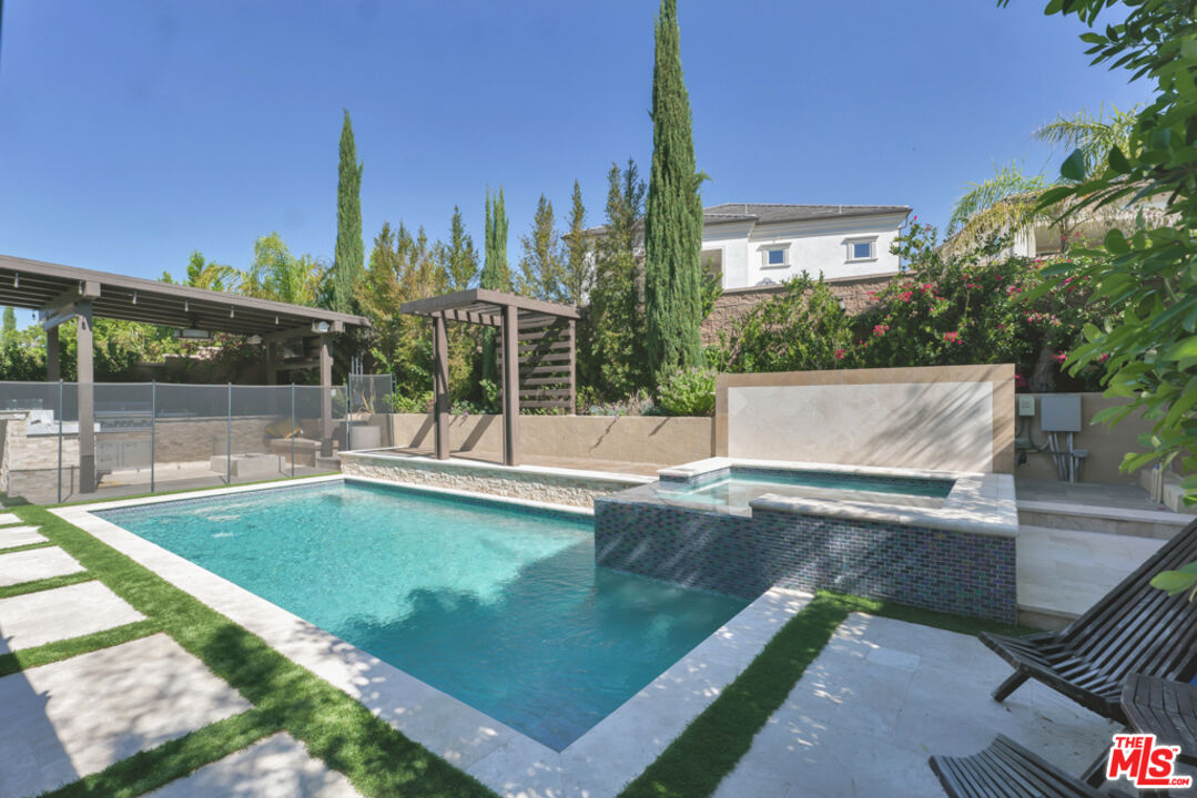 20559 W Wood Rose Ct