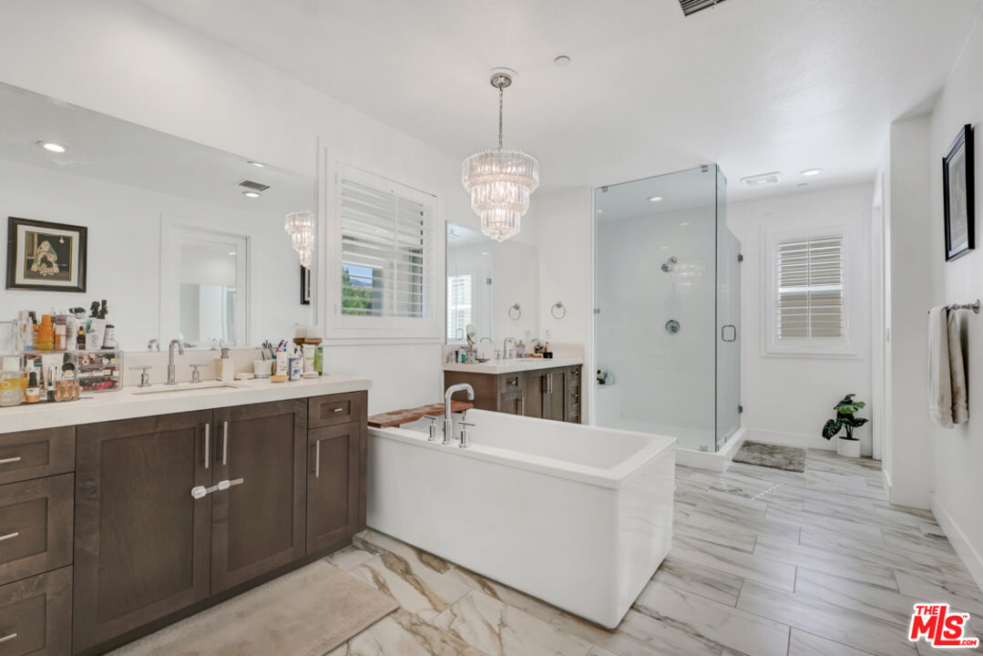 20559 W Wood Rose Ct