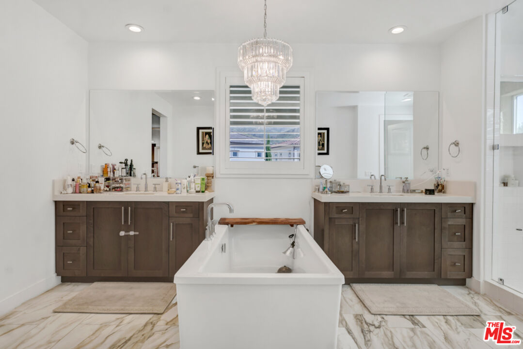 20559 W Wood Rose Ct