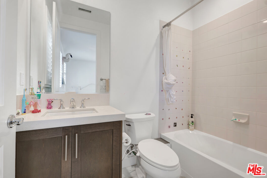 20559 W Wood Rose Ct