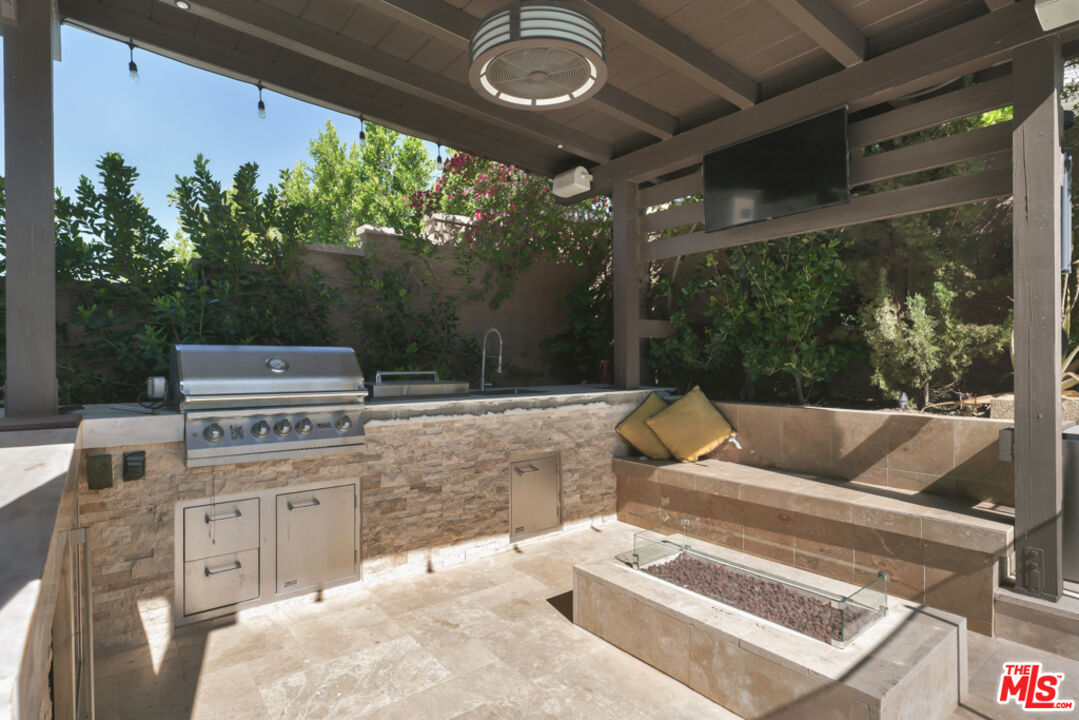 20559 W Wood Rose Ct