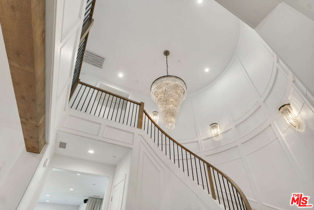 20559 W Wood Rose Ct