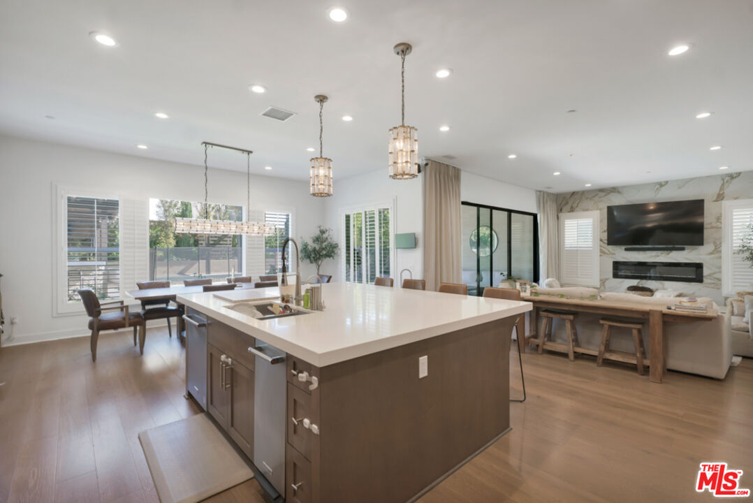 20559 W Wood Rose Ct