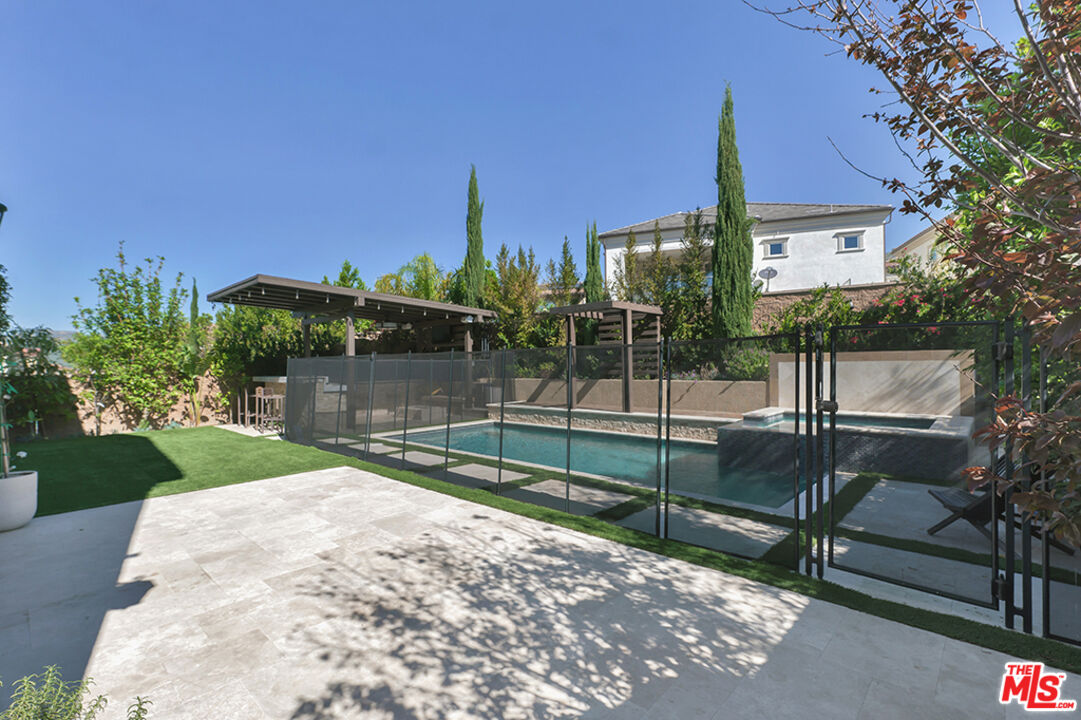 20559 W Wood Rose Ct