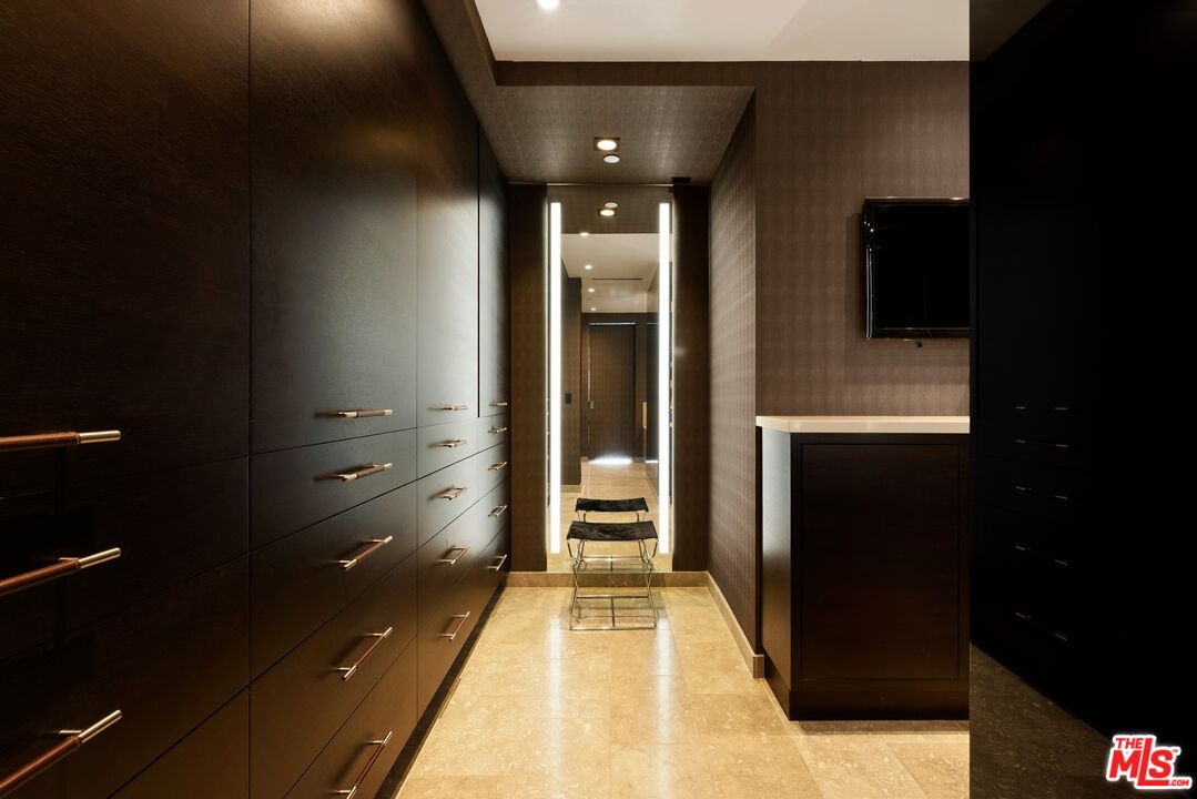 6250 Hollywood Blvd Unit: 14H