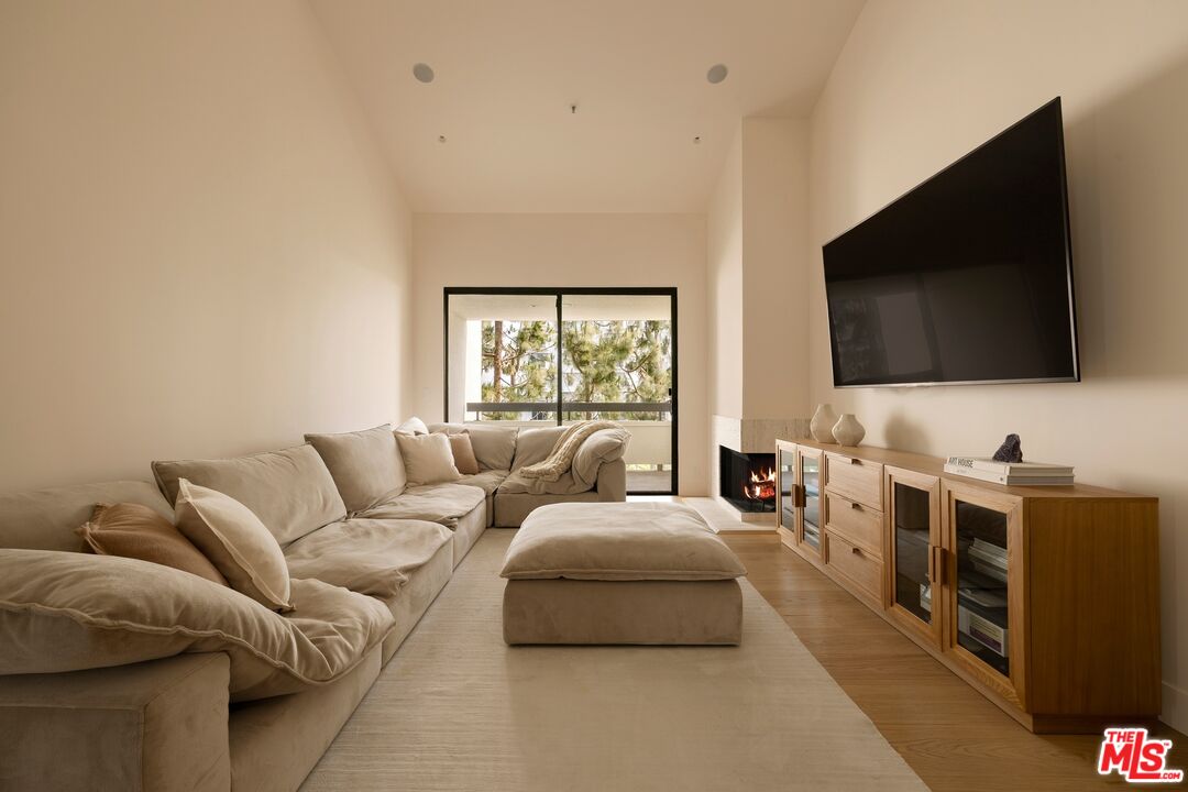 2132 Century Park Ln Unit: 407