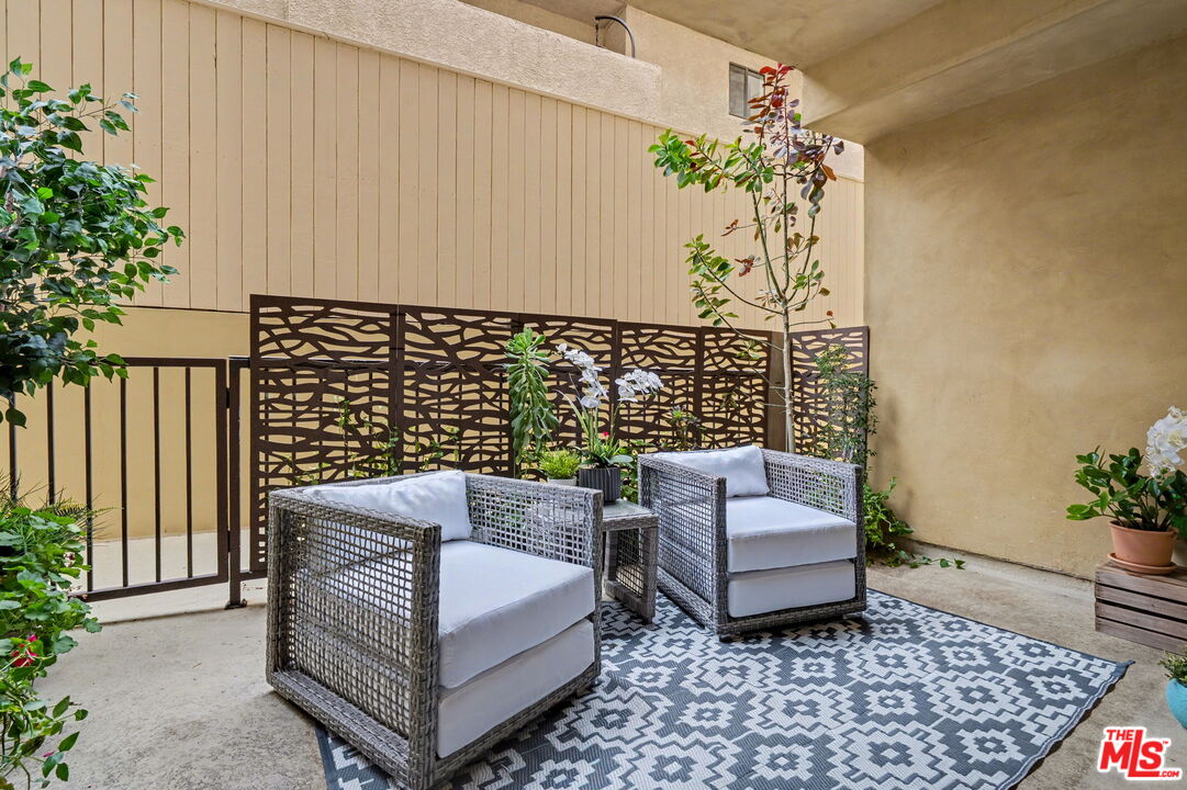 12021 Guerin St Unit: 102