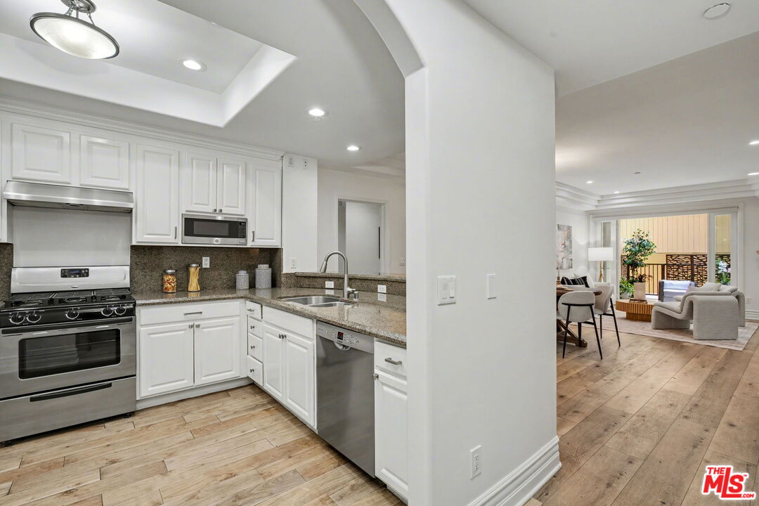 12021 Guerin St Unit: 102