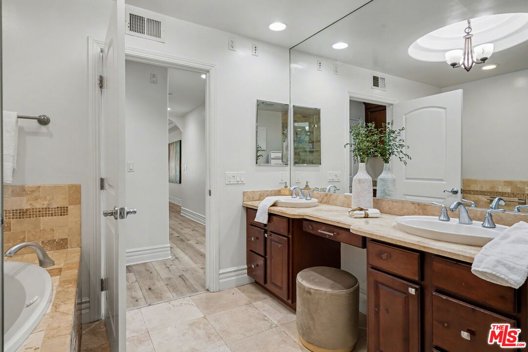 12021 Guerin St Unit: 102