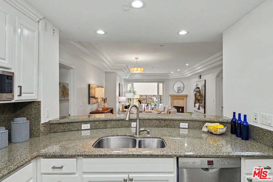 12021 Guerin St Unit: 102