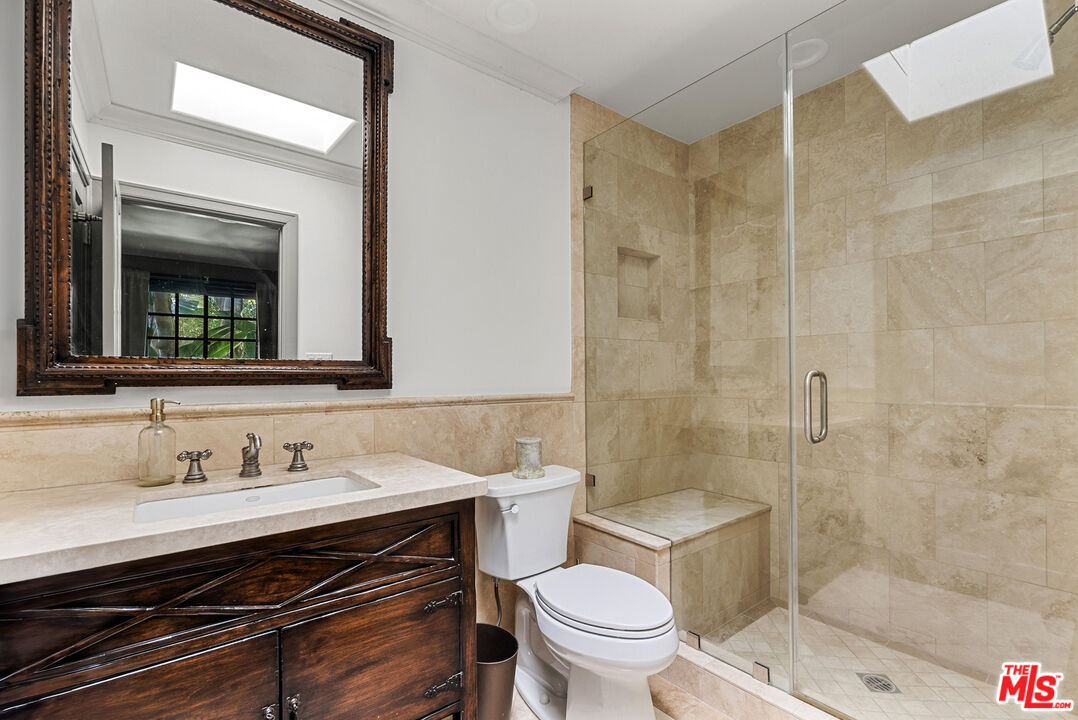 9559 Sherwood Forest Ln