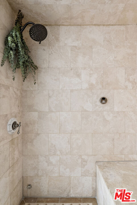 9559 Sherwood Forest Ln