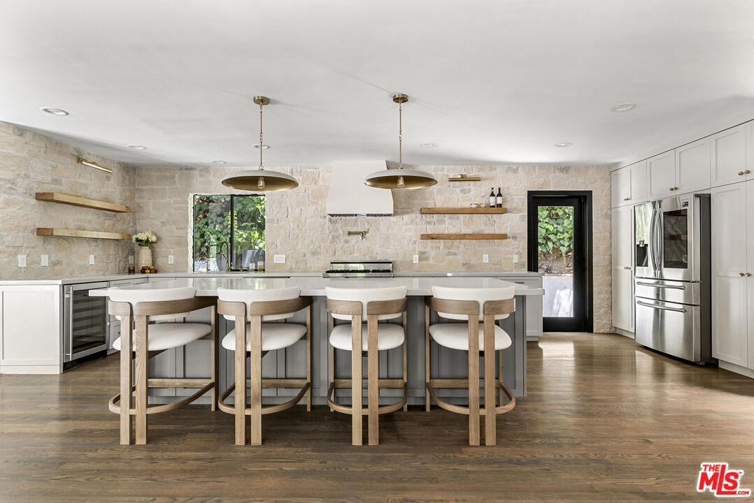 9559 Sherwood Forest Ln