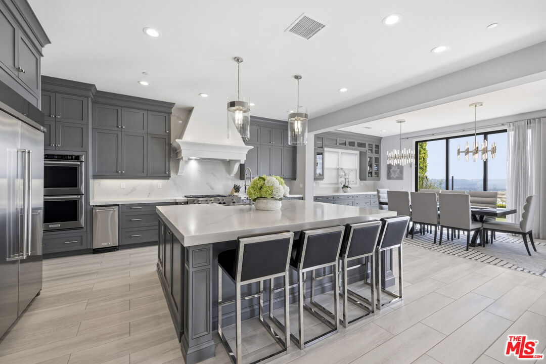 20168 W Cromwell Way