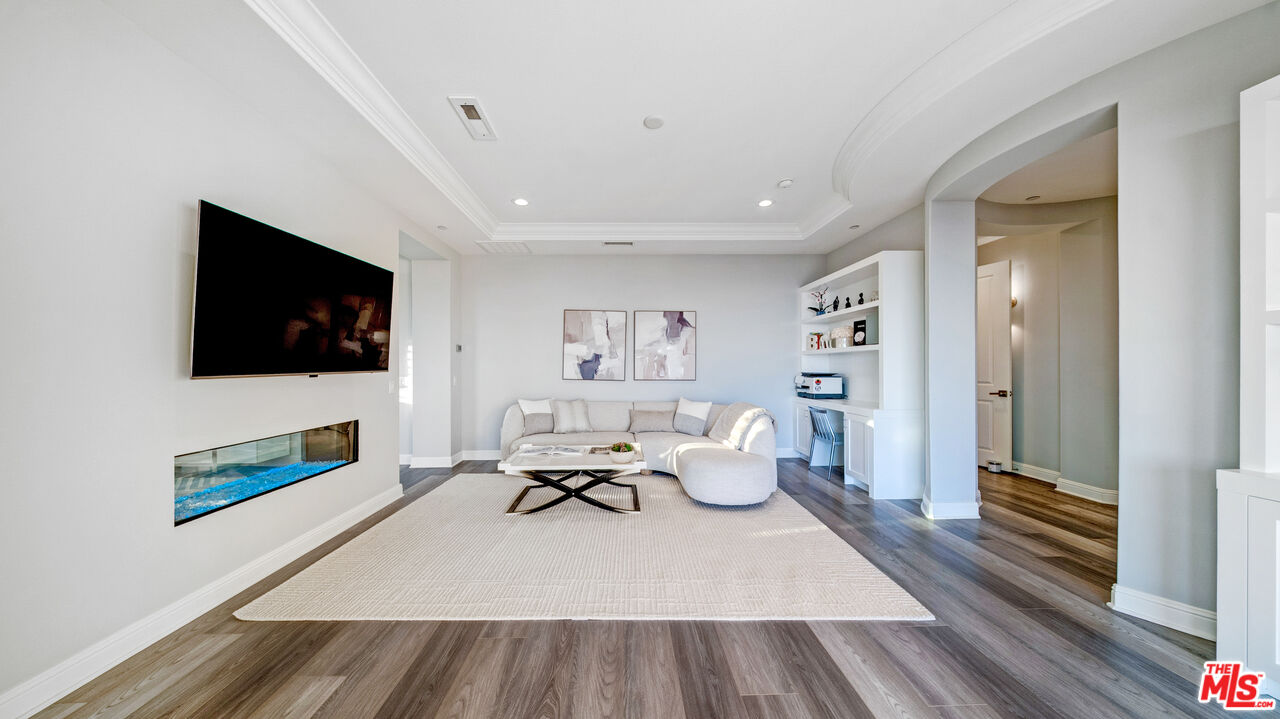 20168 W Cromwell Way