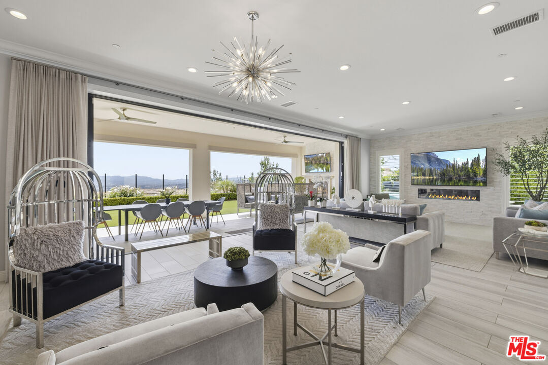 20168 W Cromwell Way