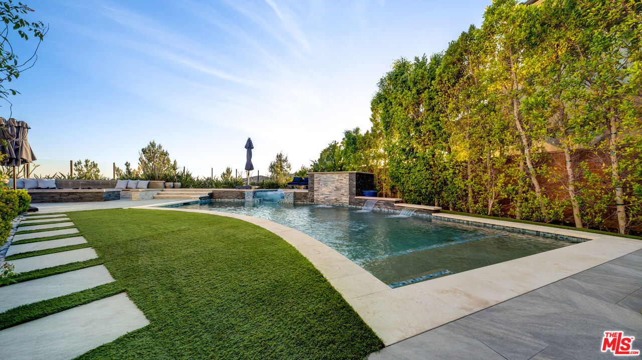 20168 W Cromwell Way