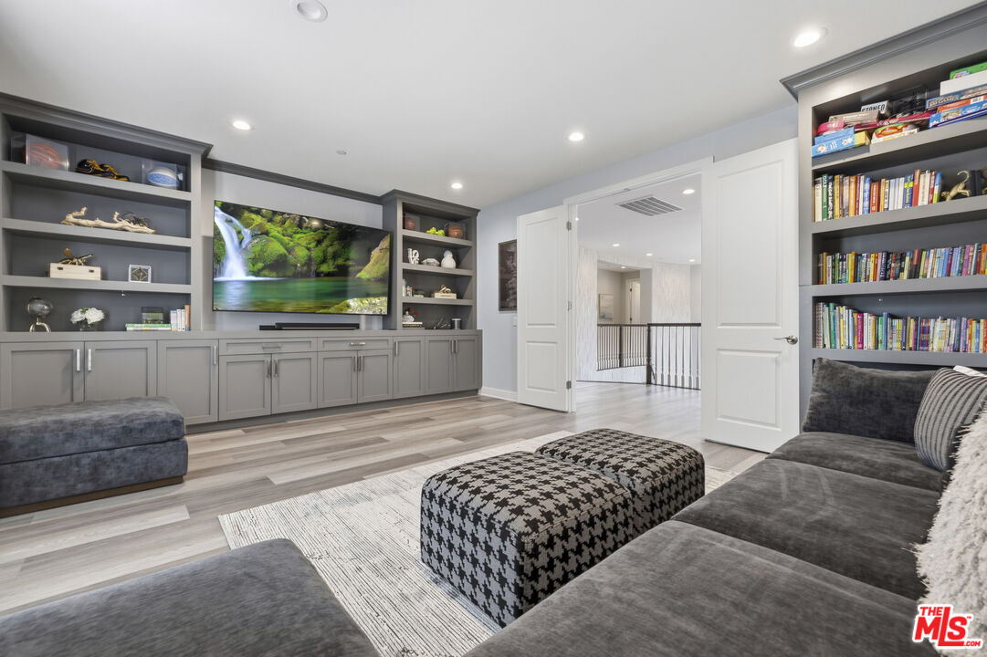 20168 W Cromwell Way