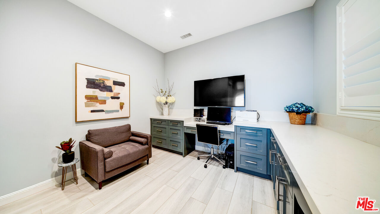 20168 W Cromwell Way