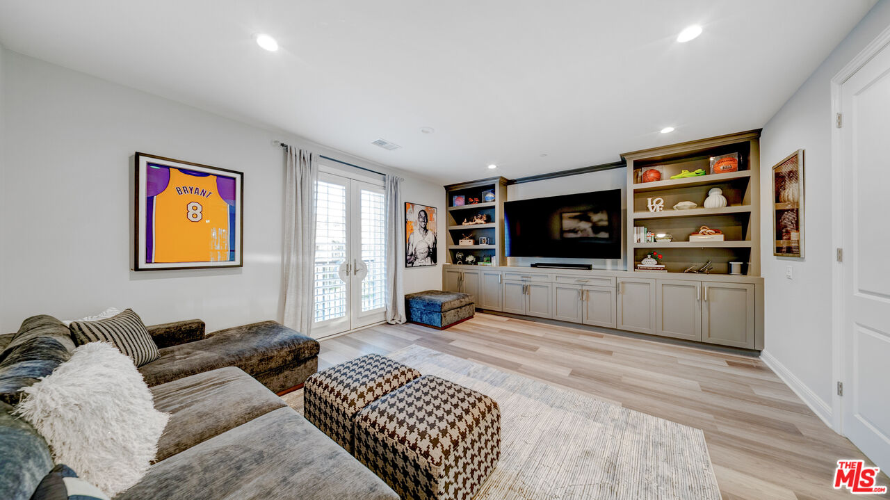 20168 W Cromwell Way