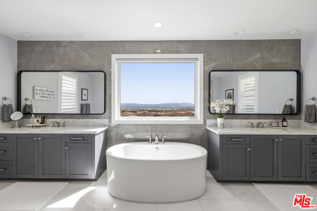 20168 W Cromwell Way