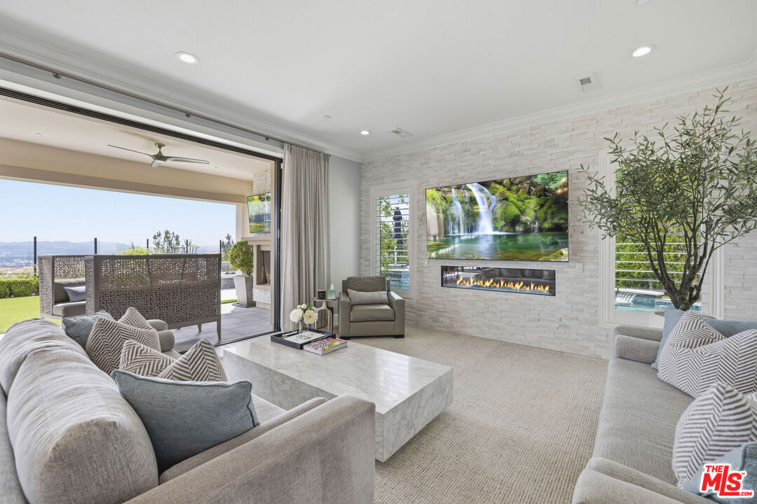 20168 W Cromwell Way