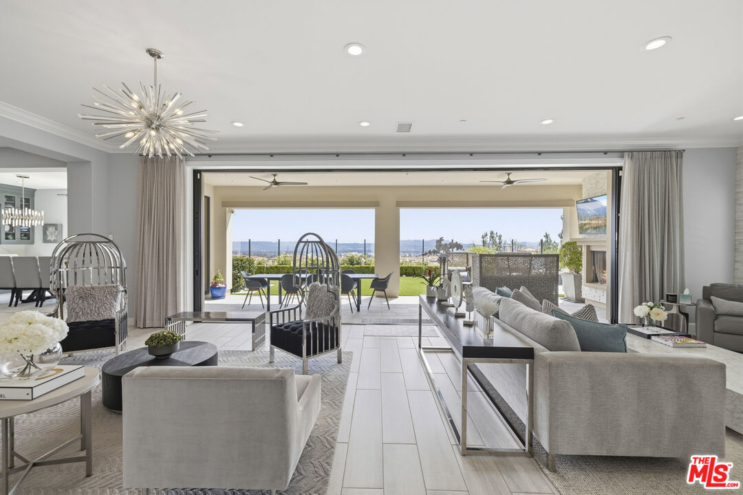 20168 W Cromwell Way