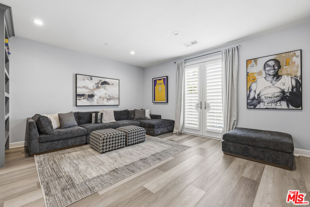 20168 W Cromwell Way