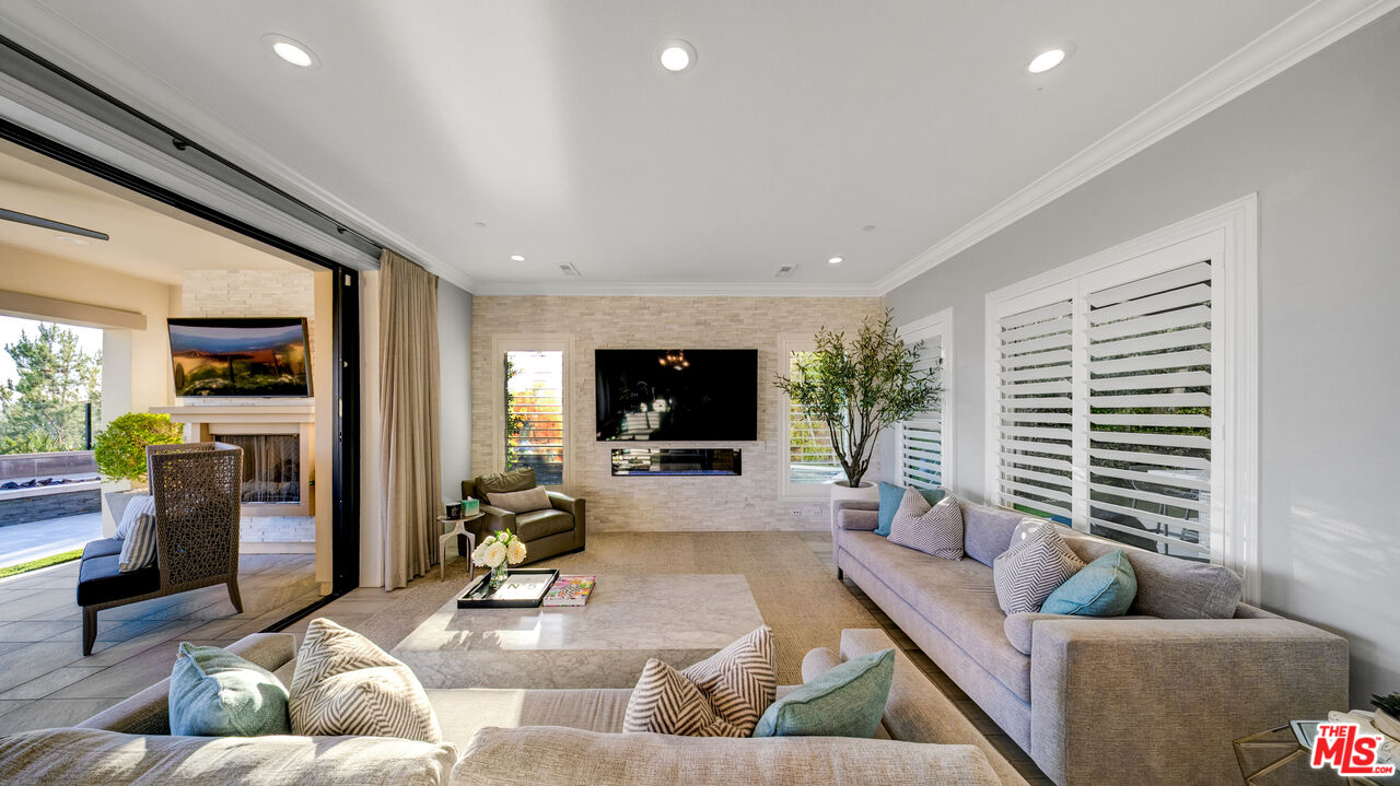 20168 W Cromwell Way