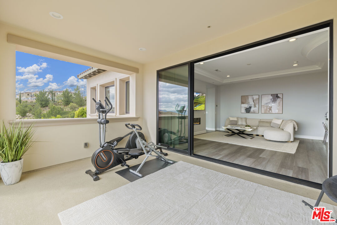 20168 W Cromwell Way