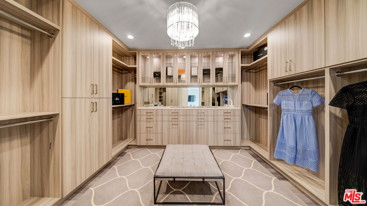 20168 W Cromwell Way