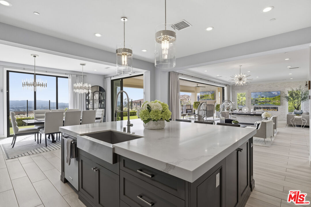 20168 W Cromwell Way