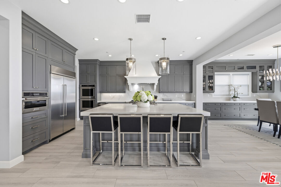 20168 W Cromwell Way