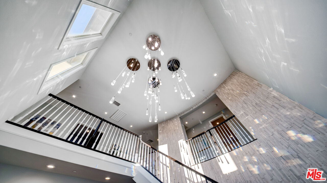 20168 W Cromwell Way