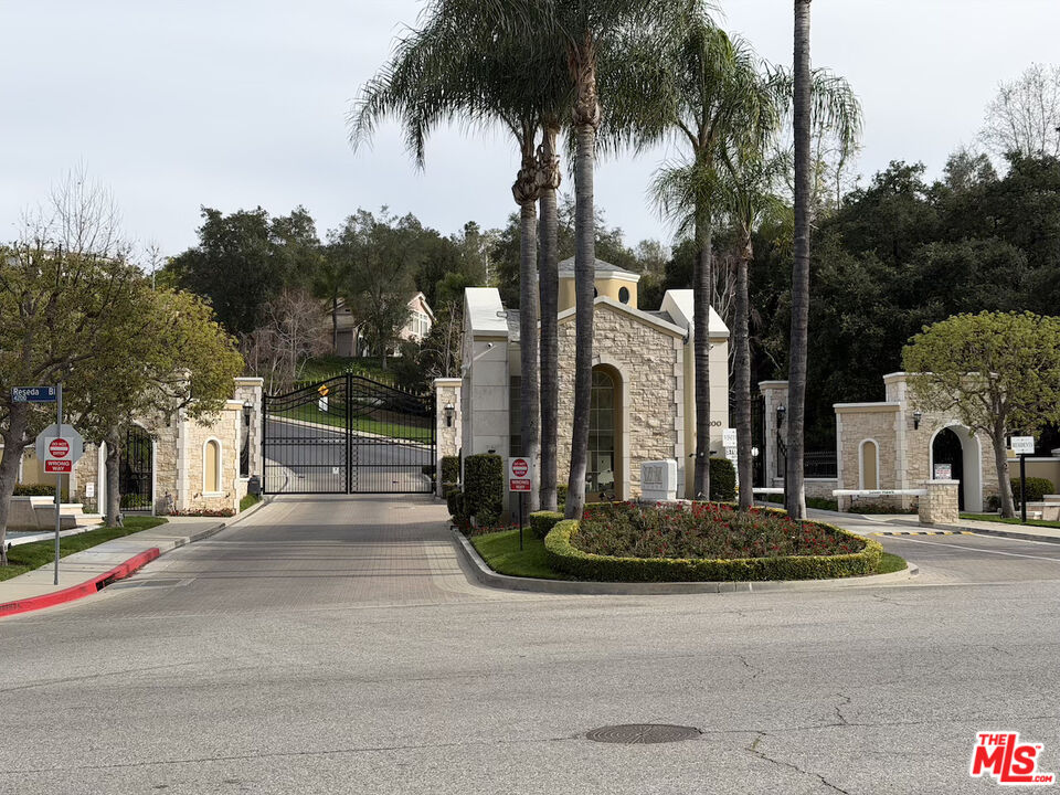 18500 Saint Moritz Dr