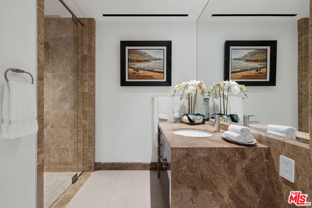 1200 Club View Dr Unit: 14S