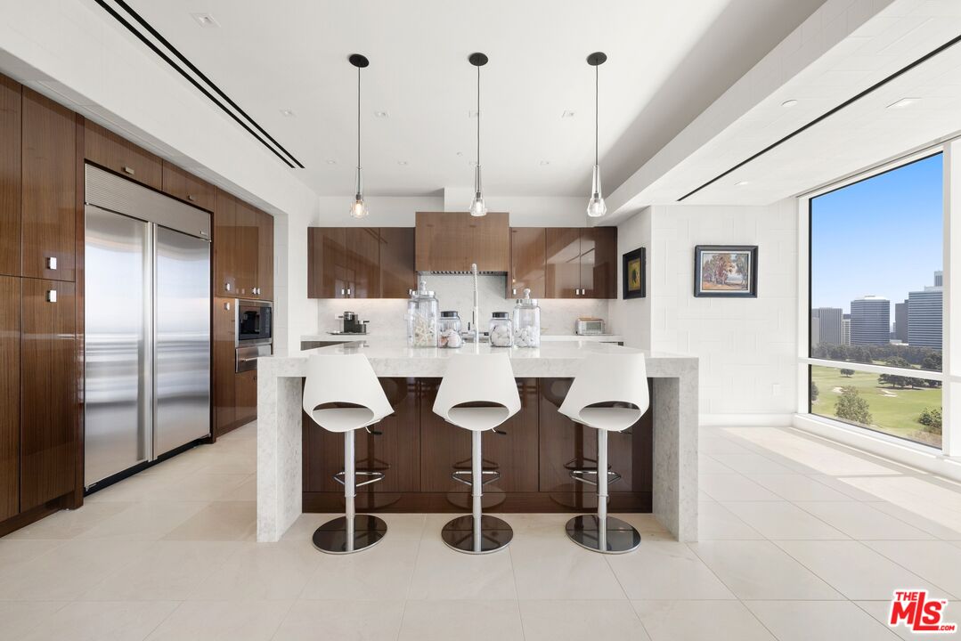 1200 Club View Dr Unit: 14S