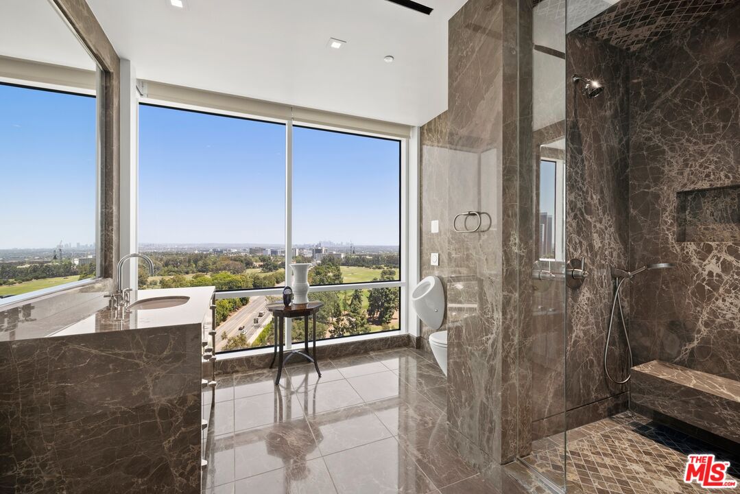 1200 Club View Dr Unit: 14S