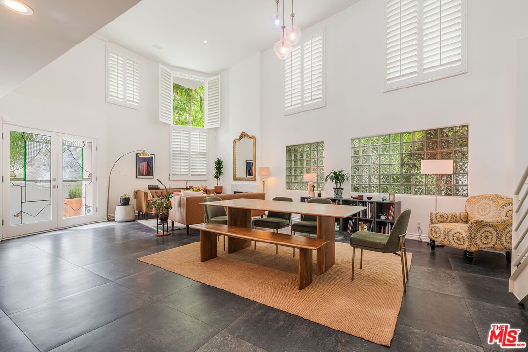 833 17th St Unit: 4