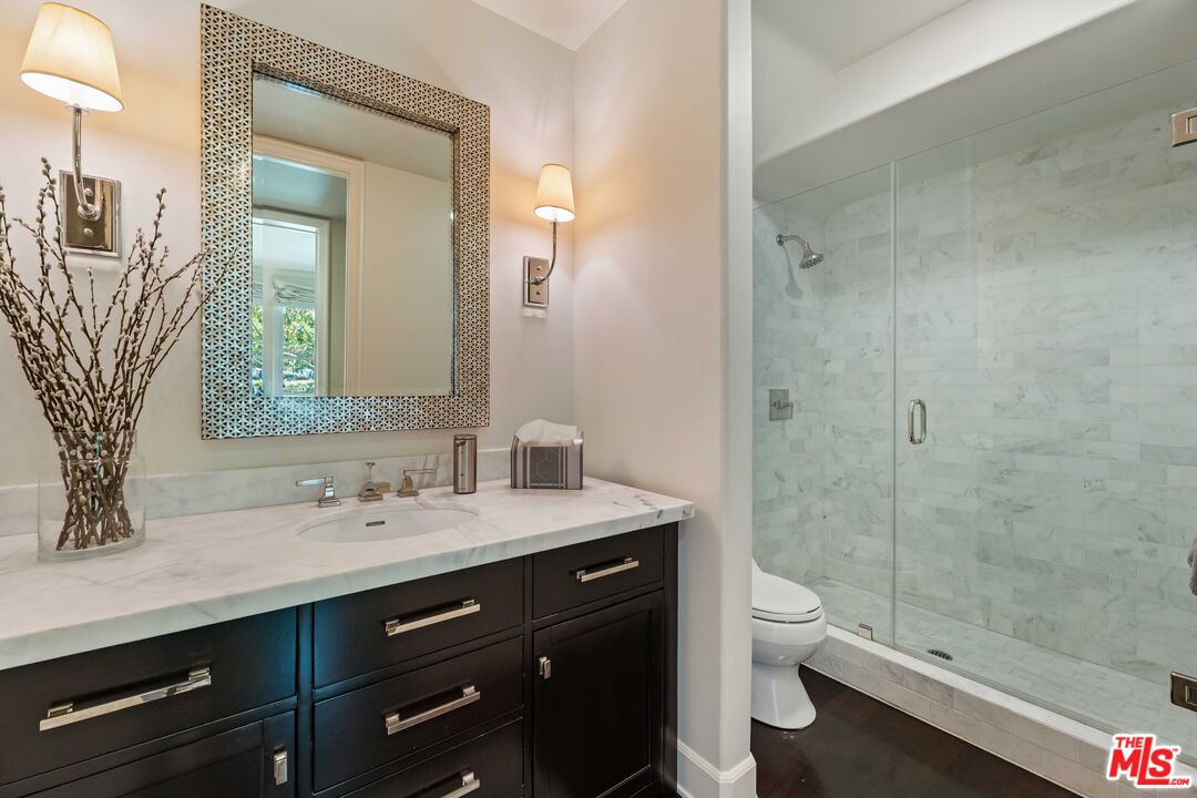 2427 Cobham Ct