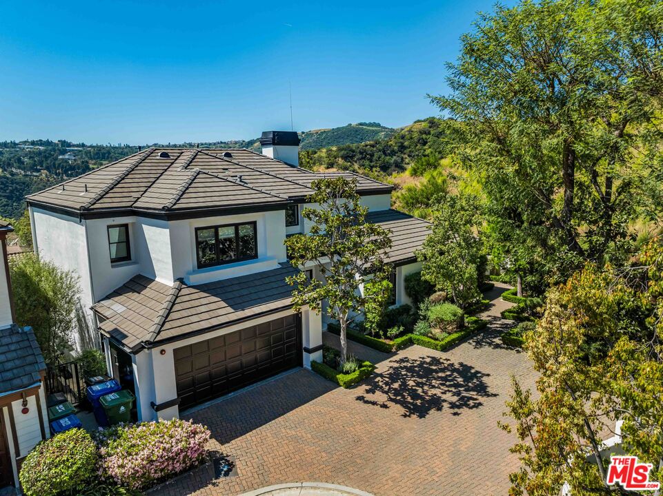 2427 Cobham Ct