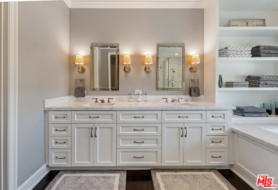 2427 Cobham Ct