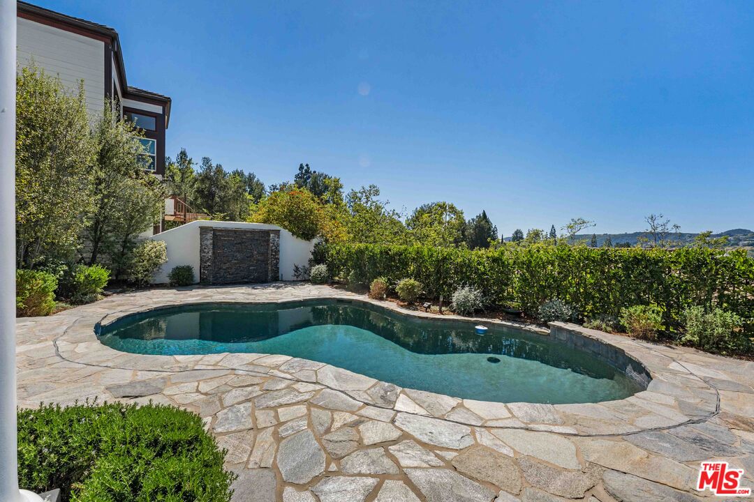 2427 Cobham Ct