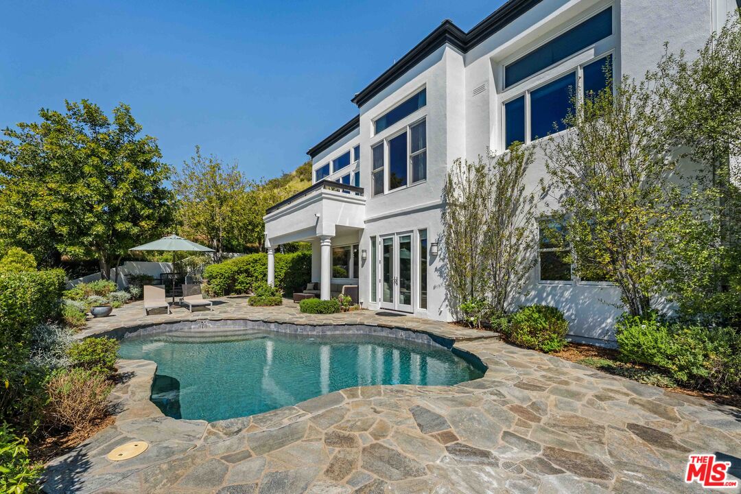 2427 Cobham Ct